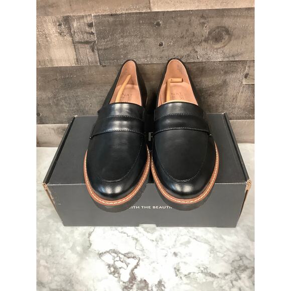 Naturalizer Women's 9W Black Leather Adiline Loafers Lugged Sole Slip On LB7-6 - Picture 2 of 13